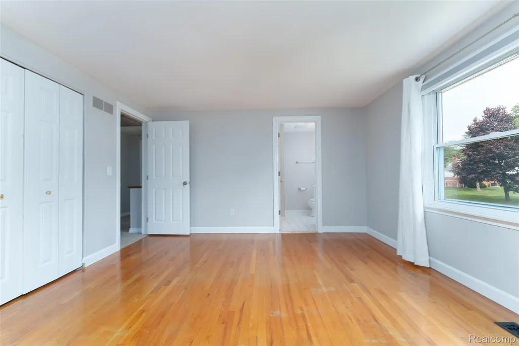 4276 Macqueen Drive West Bloomfield Charter Township MI 48323