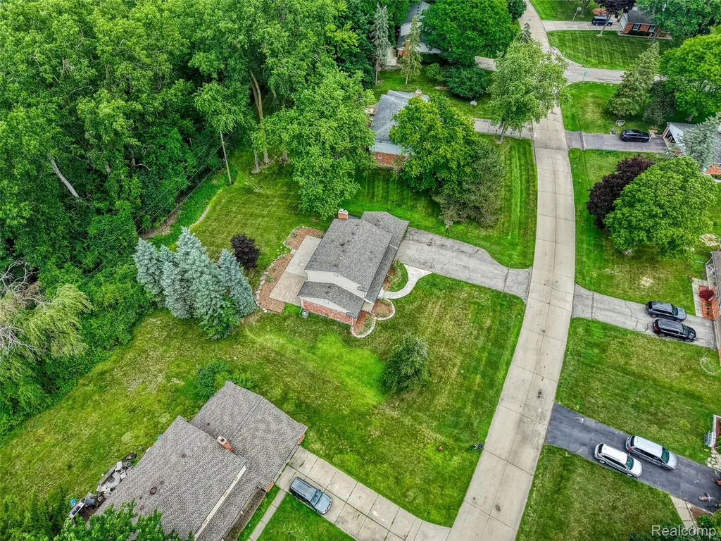 4276 Macqueen Drive West Bloomfield Charter Township MI 48323