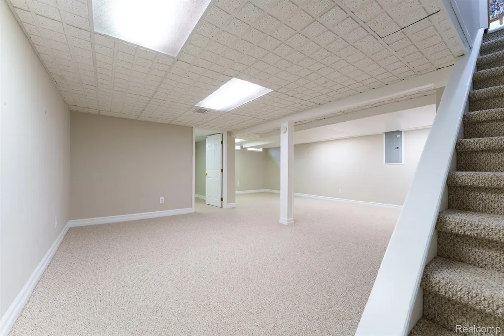 4276 Macqueen Drive West Bloomfield Charter Township MI 48323