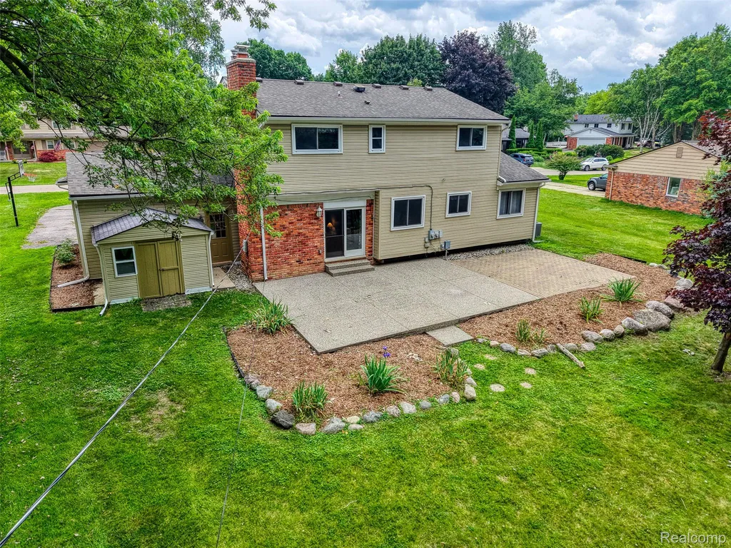 4276 Macqueen Drive West Bloomfield Charter Township MI 48323