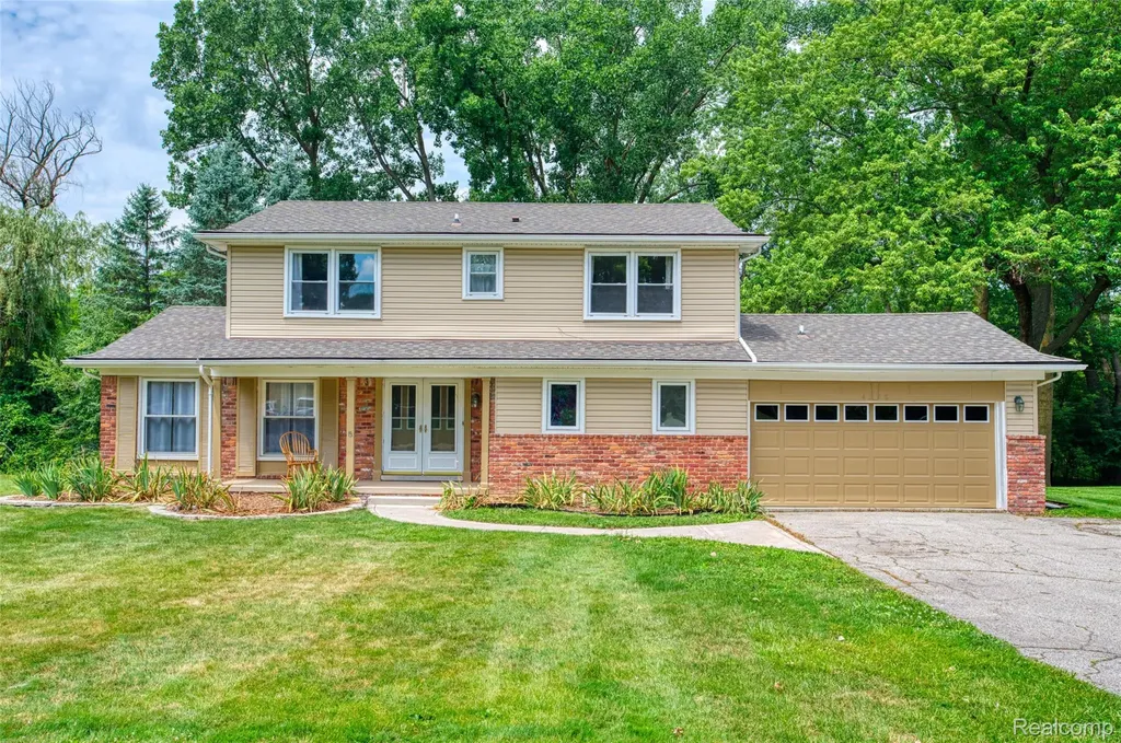 4276 Macqueen Drive West Bloomfield Charter Township MI 48323