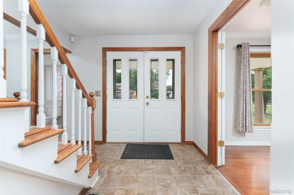 4276 Macqueen Drive West Bloomfield Charter Township MI 48323