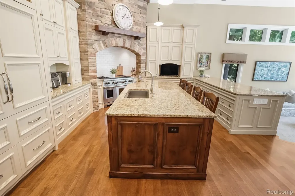 12172 Woodline Drive Tyrone Township MI 48430