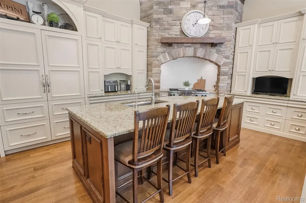 12172 Woodline Drive Tyrone Township MI 48430