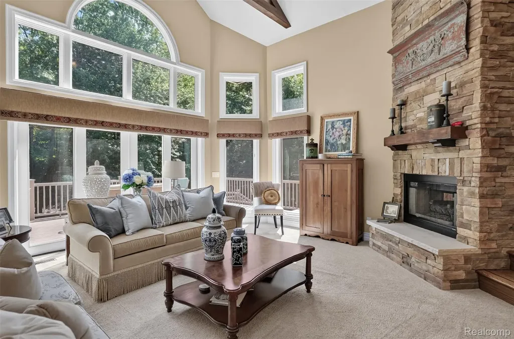 12172 Woodline Drive Tyrone Township MI 48430