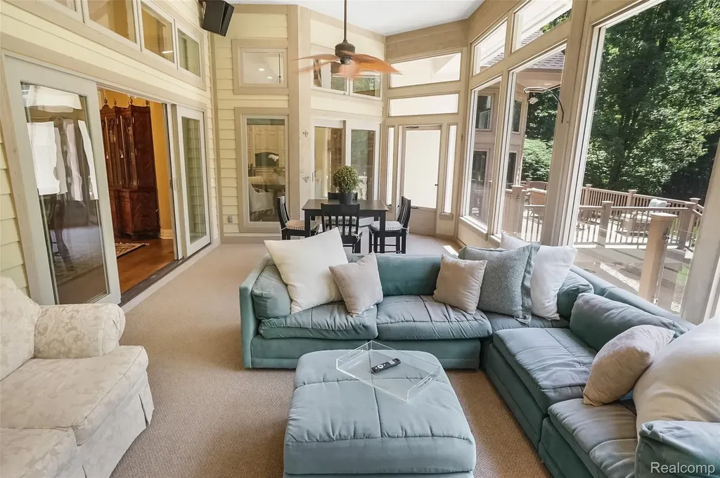 12172 Woodline Drive Tyrone Township MI 48430
