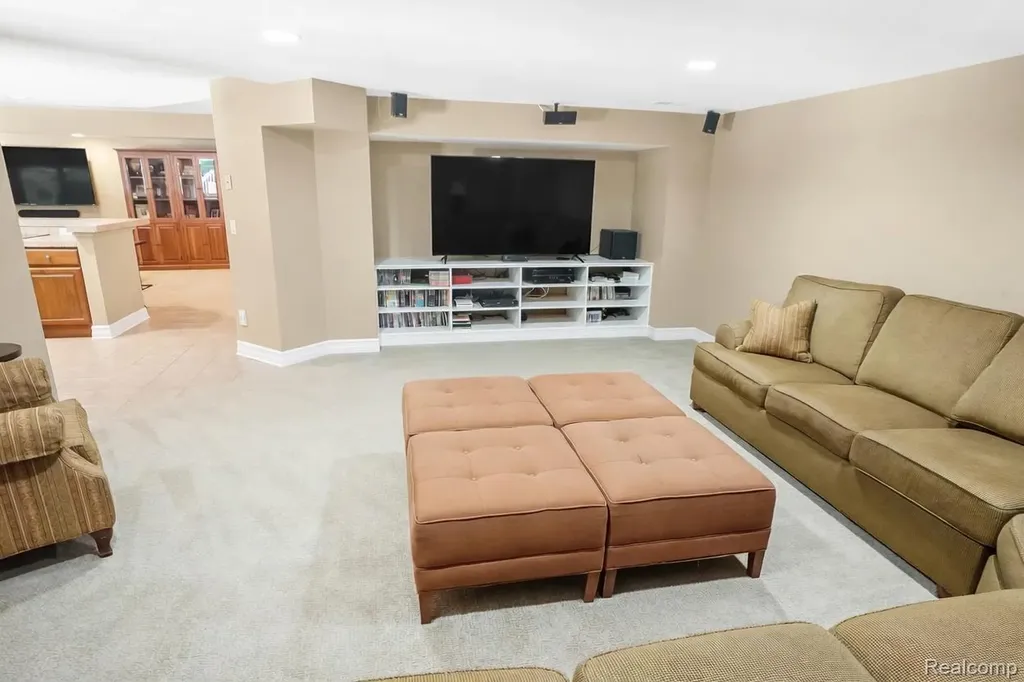 12172 Woodline Drive Tyrone Township MI 48430