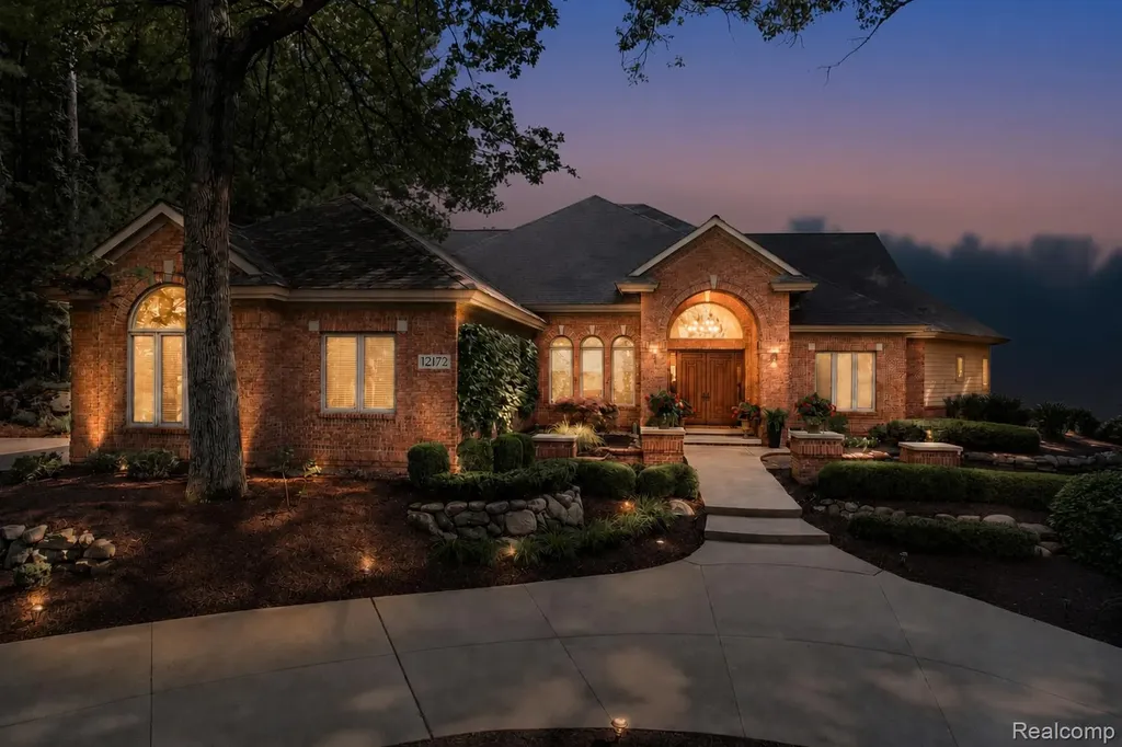 12172 Woodline Drive Tyrone Township MI 48430