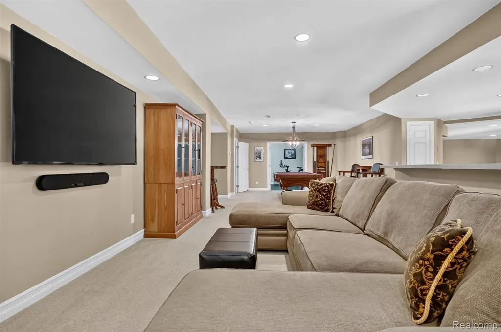 12172 Woodline Drive Tyrone Township MI 48430