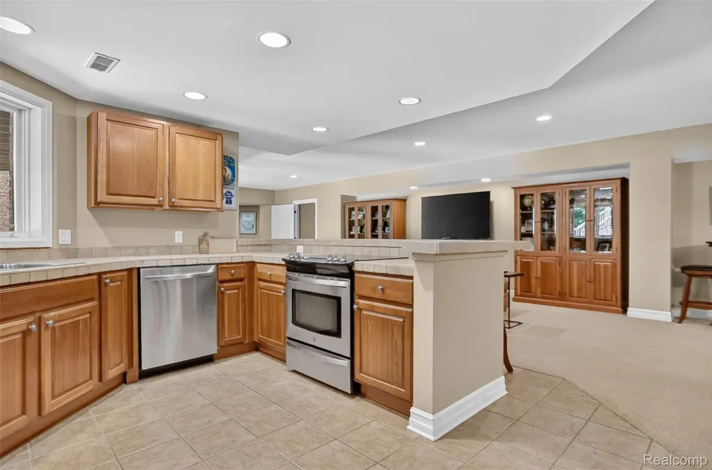 12172 Woodline Drive Tyrone Township MI 48430
