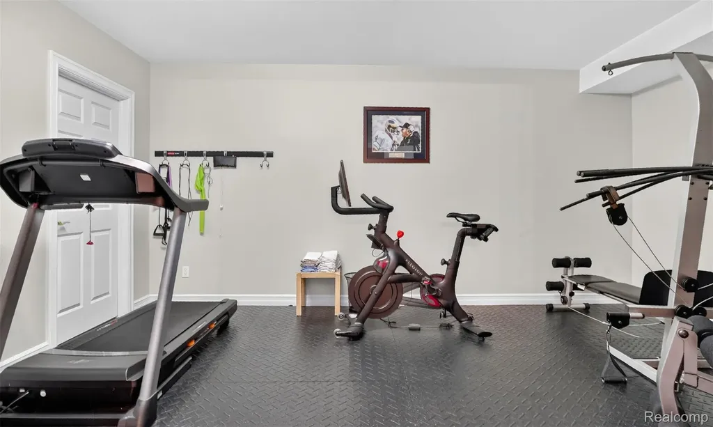 12172 Woodline Drive Tyrone Township MI 48430