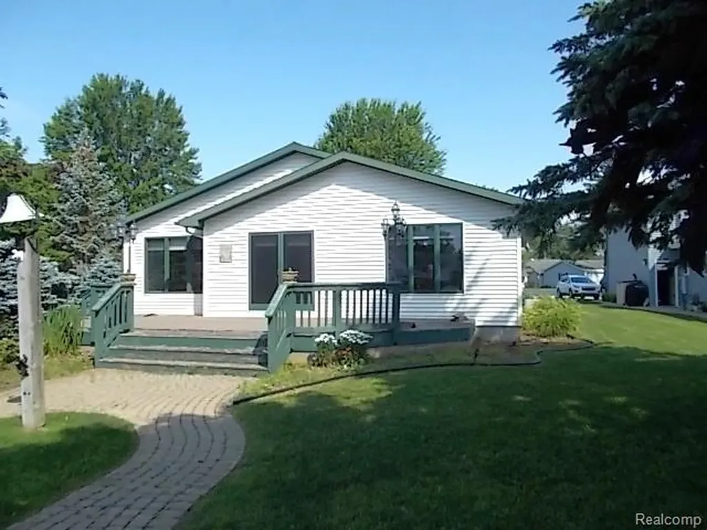 119 Pocahontas Trail Denton Township MI 48651