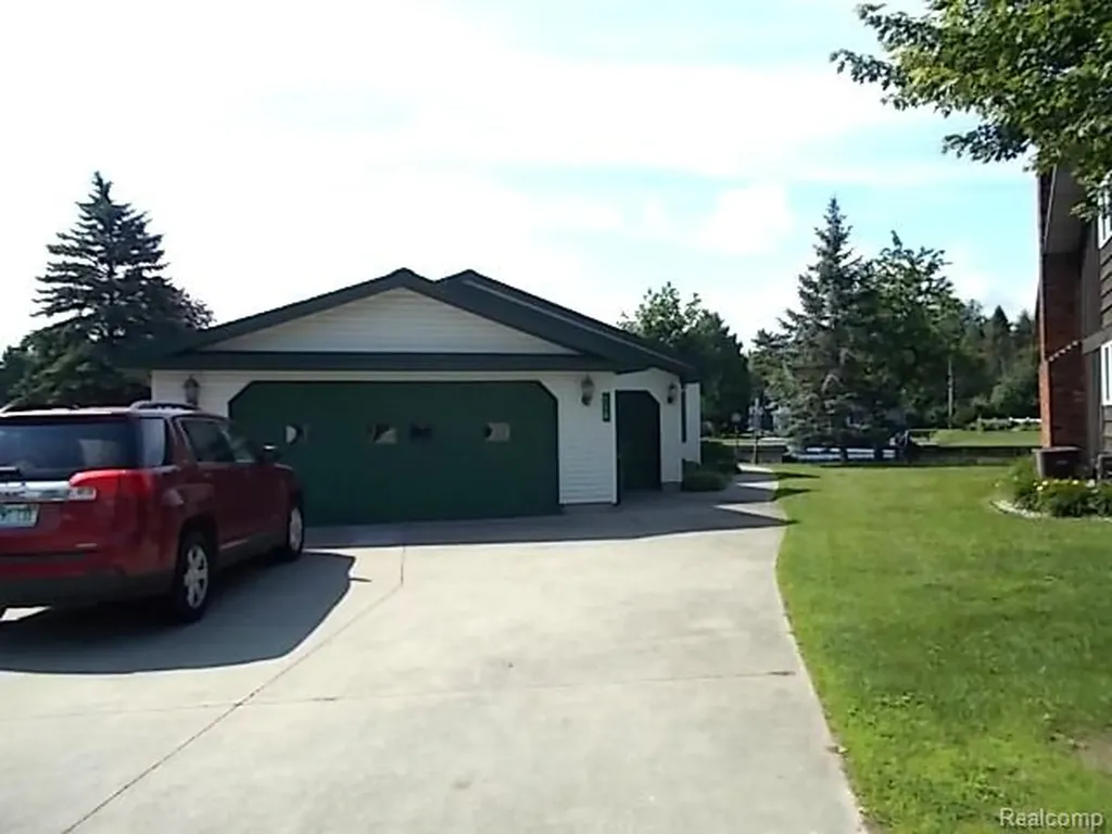 119 Pocahontas Trail Denton Township MI 48651
