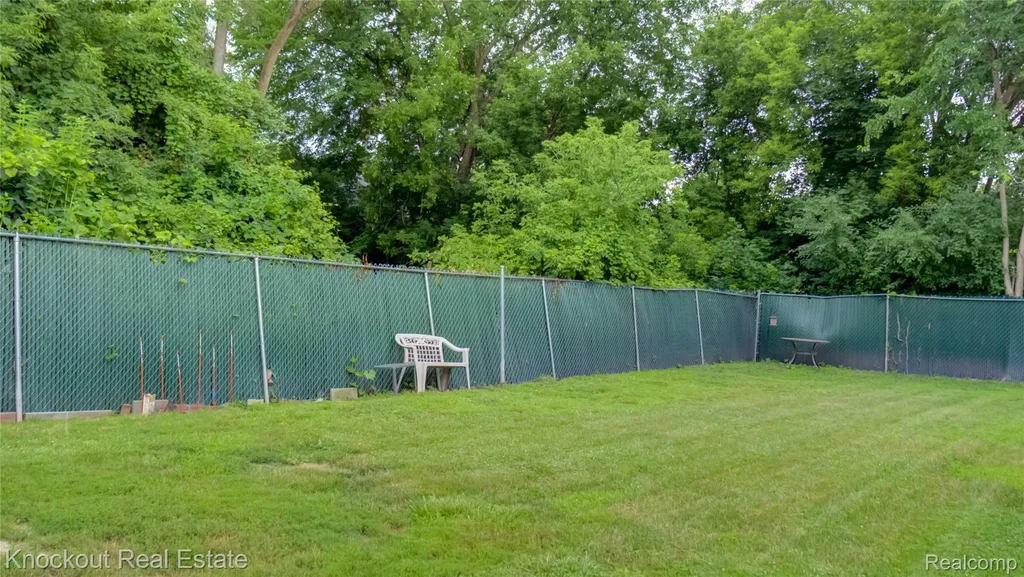 1515 Casimir Street Saginaw City MI 48601
