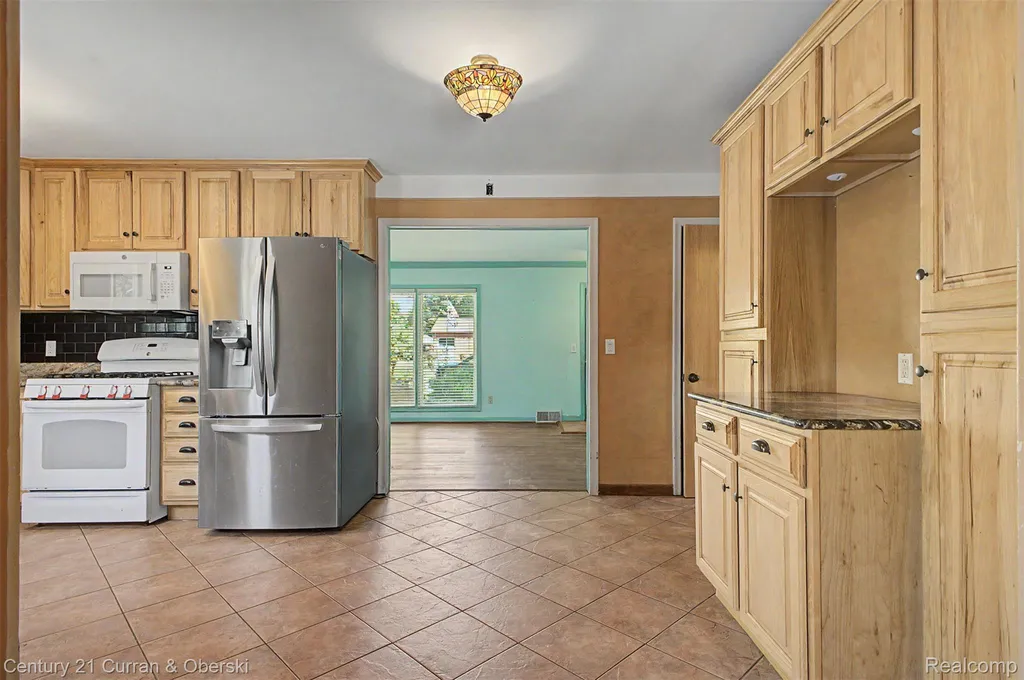 26733 Rouge River Drive Dearborn Heights City MI 48127