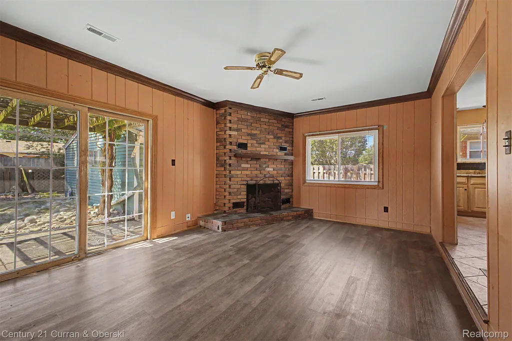 26733 Rouge River Drive Dearborn Heights City MI 48127
