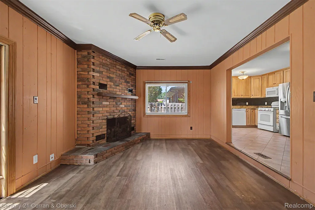 26733 Rouge River Drive Dearborn Heights City MI 48127