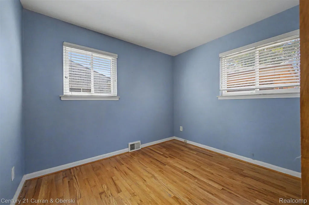 26733 Rouge River Drive Dearborn Heights City MI 48127