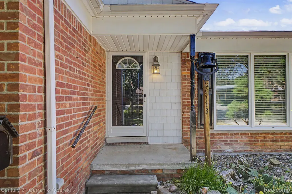 26733 Rouge River Drive Dearborn Heights City MI 48127