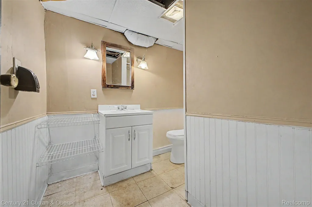 26733 Rouge River Drive Dearborn Heights City MI 48127