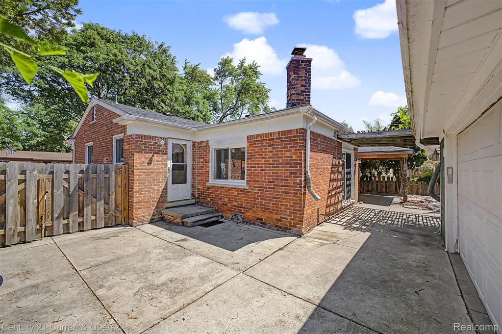 26733 Rouge River Drive Dearborn Heights City MI 48127