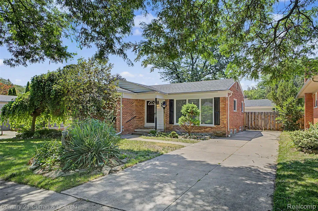 26733 Rouge River Drive Dearborn Heights City MI 48127