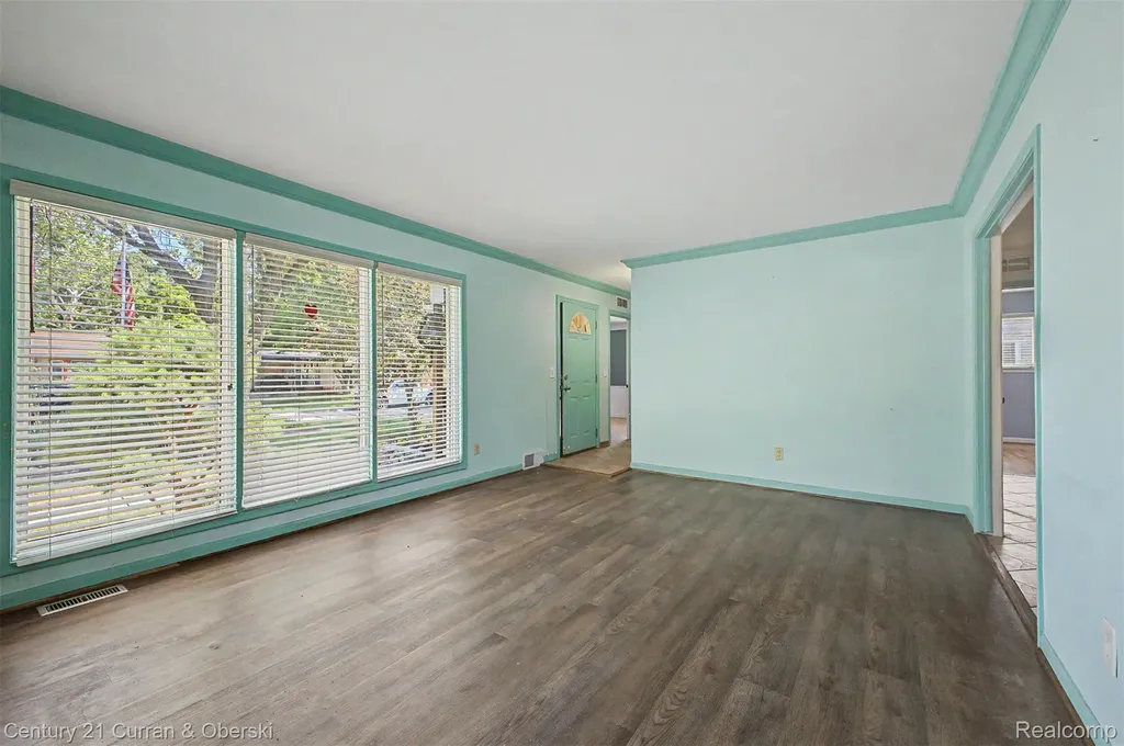 26733 Rouge River Drive Dearborn Heights City MI 48127