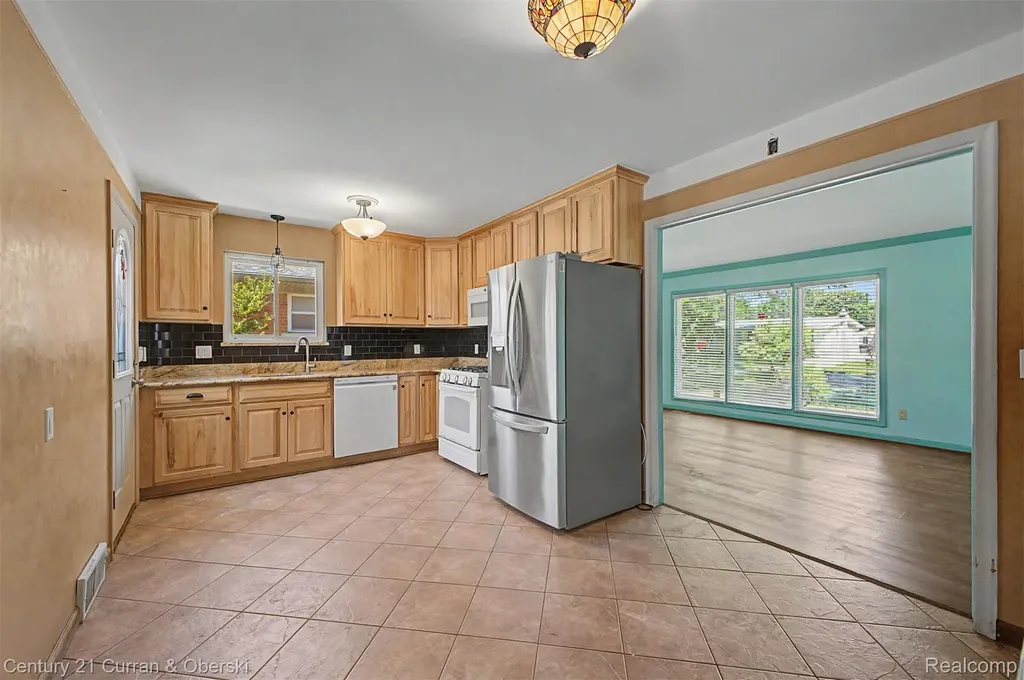 26733 Rouge River Drive Dearborn Heights City MI 48127