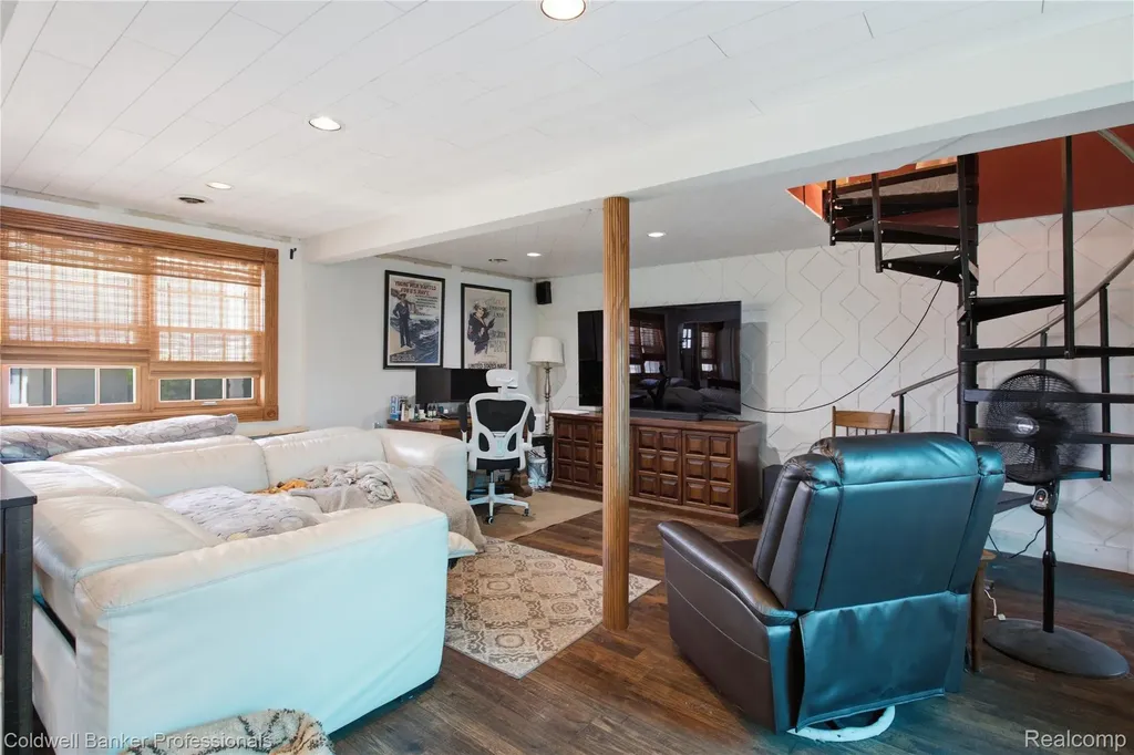 30948 Marquette Street Garden City City MI 48135