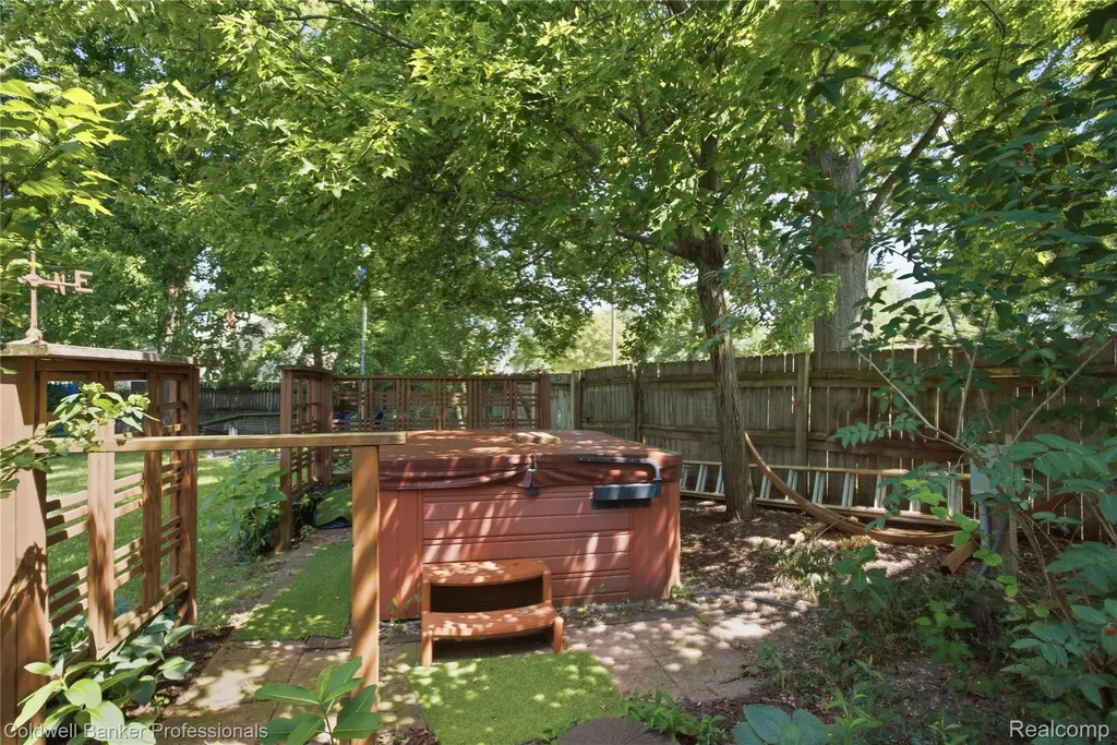 30948 Marquette Street Garden City City MI 48135