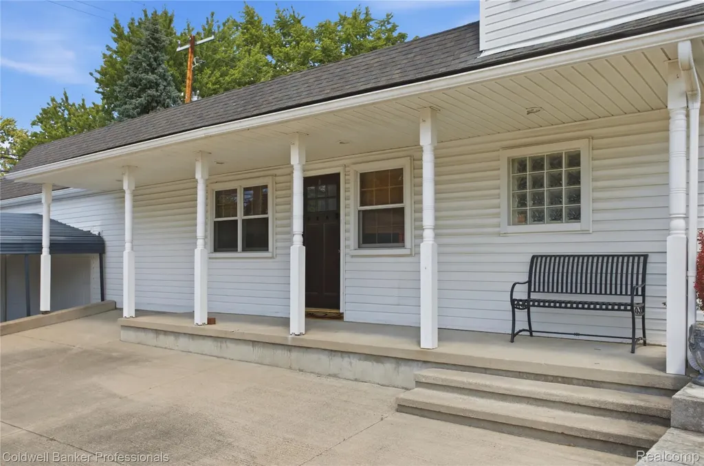 30948 Marquette Street Garden City City MI 48135