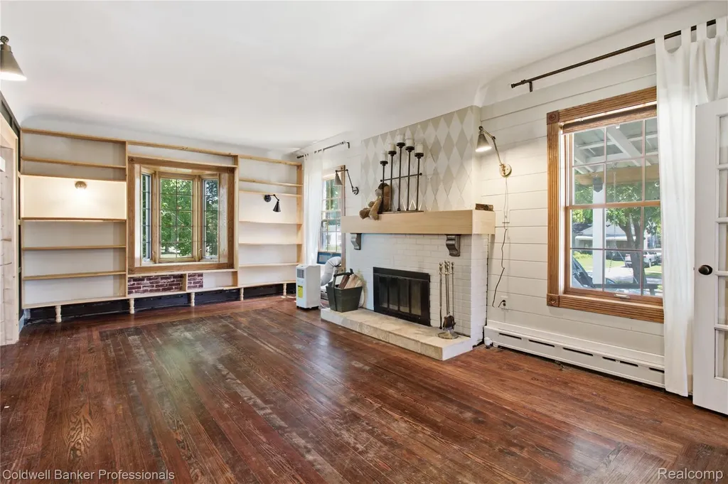 30948 Marquette Street Garden City City MI 48135