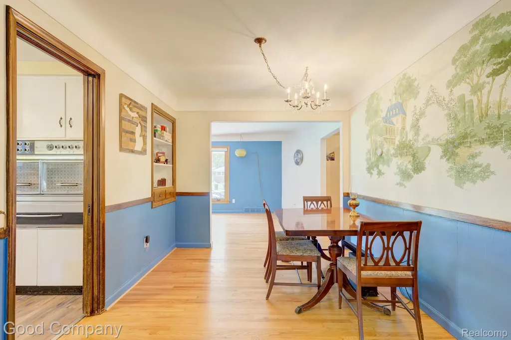 24310 Manistee Street Oak Park City MI 48237