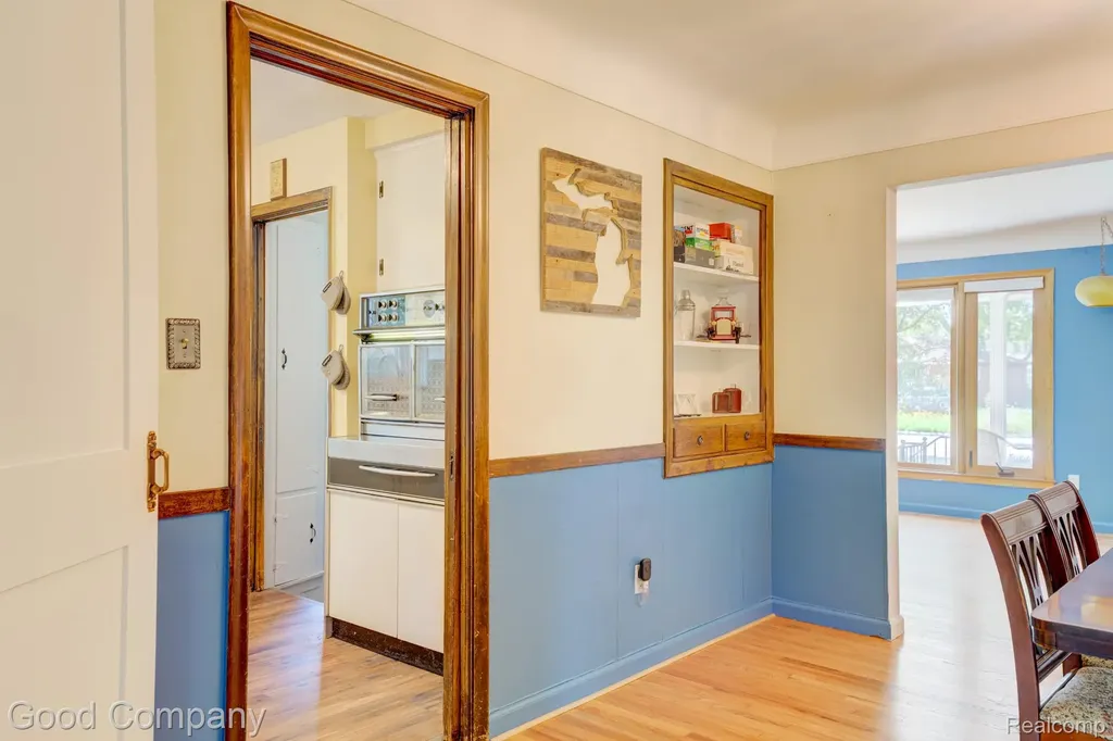 24310 Manistee Street Oak Park City MI 48237