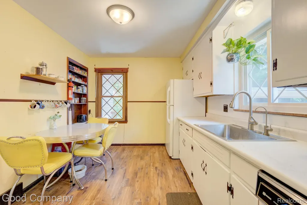24310 Manistee Street Oak Park City MI 48237