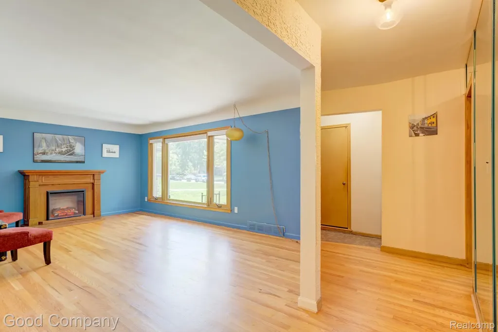 24310 Manistee Street Oak Park City MI 48237