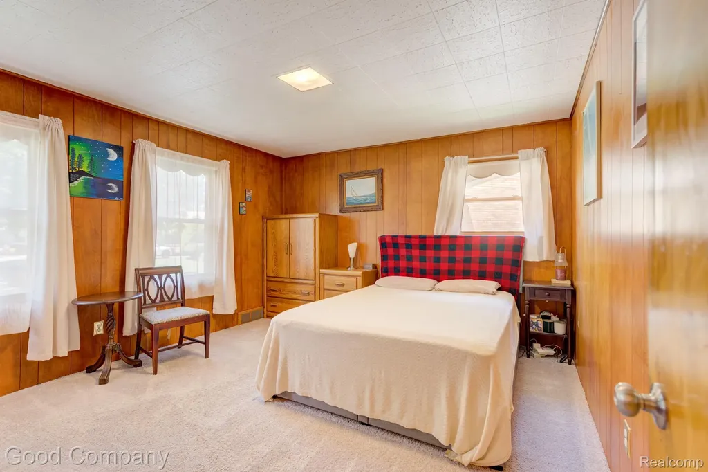 24310 Manistee Street Oak Park City MI 48237