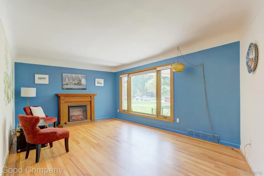 24310 Manistee Street Oak Park City MI 48237