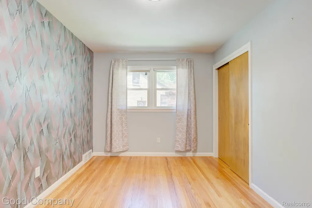 24310 Manistee Street Oak Park City MI 48237