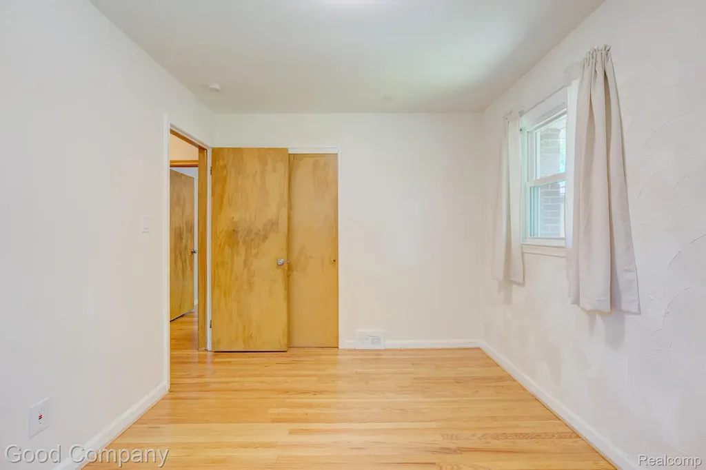 24310 Manistee Street Oak Park City MI 48237