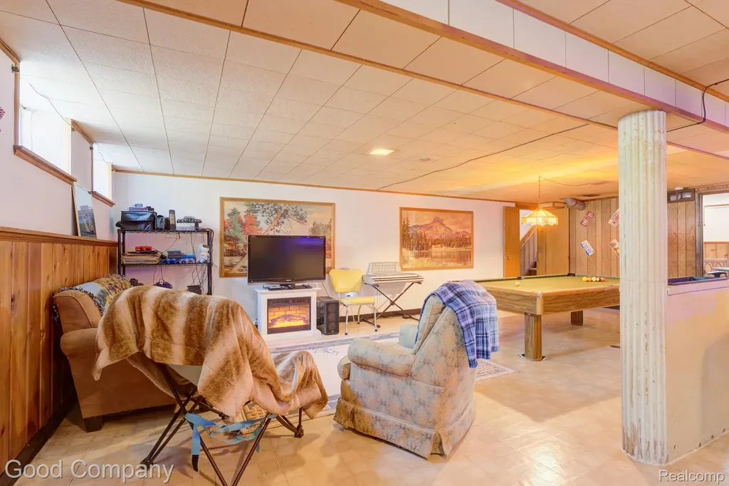 24310 Manistee Street Oak Park City MI 48237