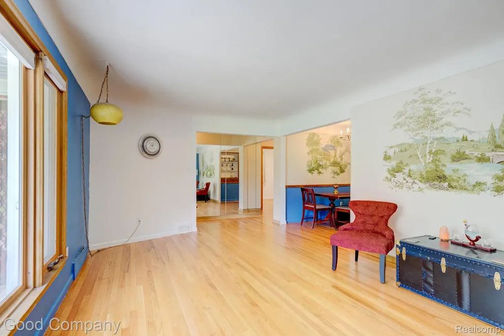 24310 Manistee Street Oak Park City MI 48237