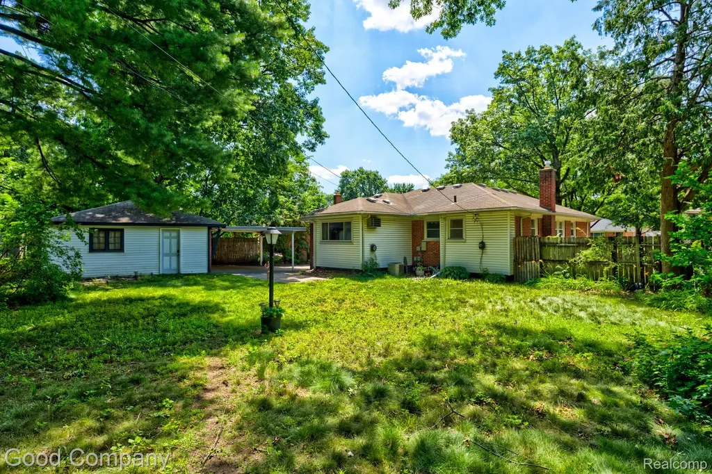 24310 Manistee Street Oak Park City MI 48237