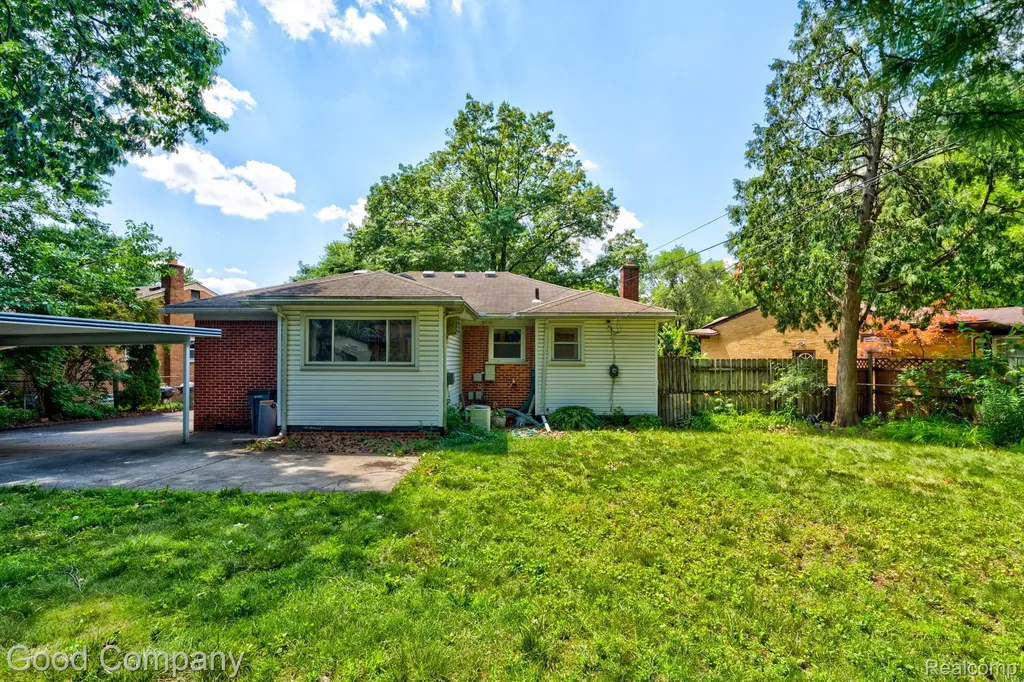 24310 Manistee Street Oak Park City MI 48237