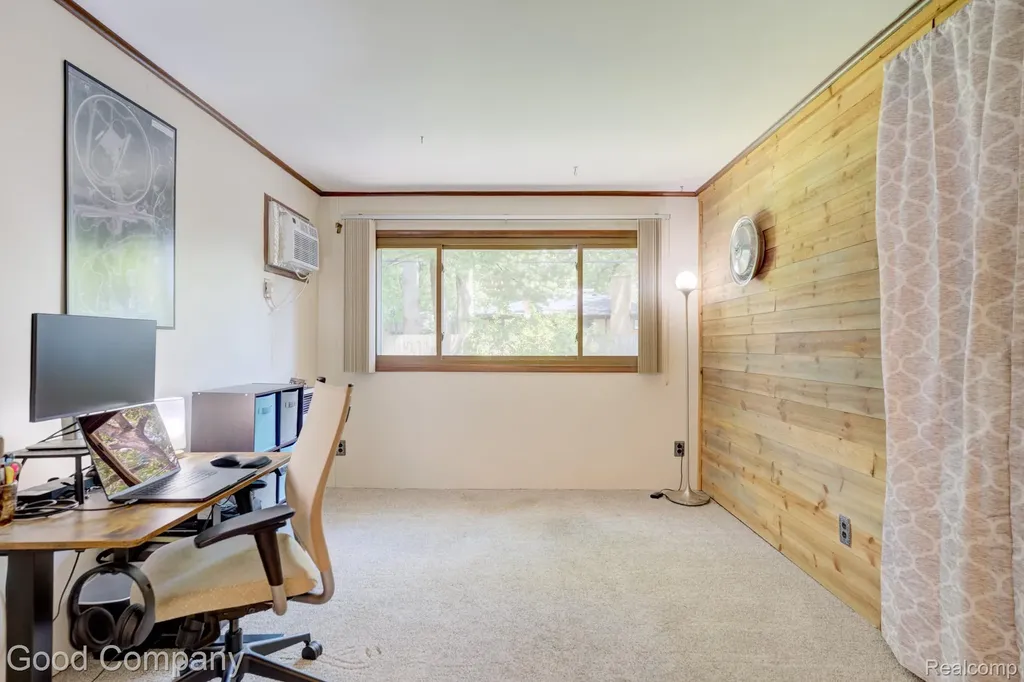 24310 Manistee Street Oak Park City MI 48237