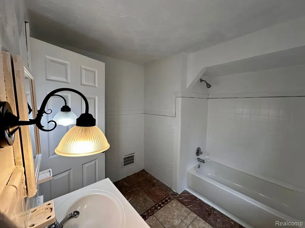 20014 Hull Street Highland Park City MI 48203