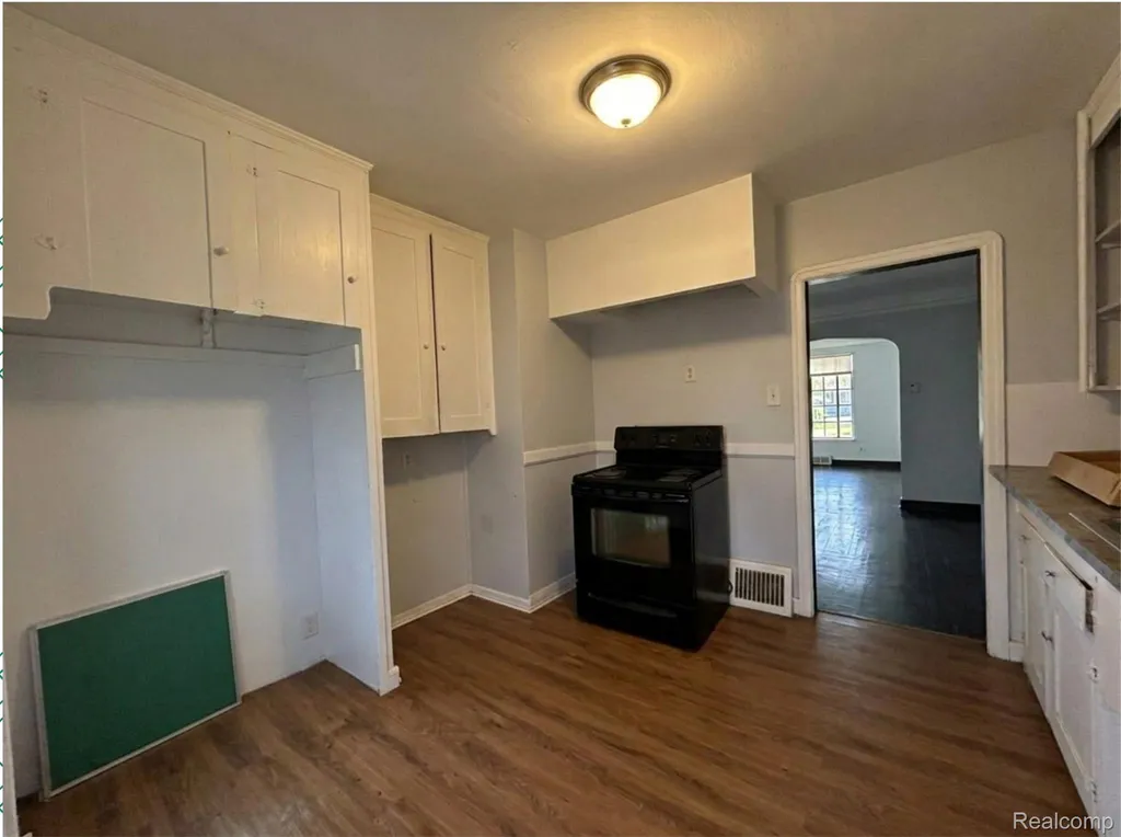 17335 Birwood Street Detroit City MI 48221