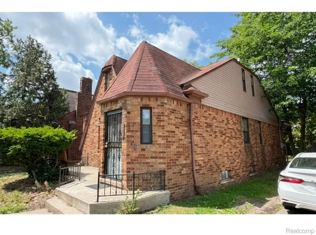 17335 Birwood Street Detroit City MI 48221
