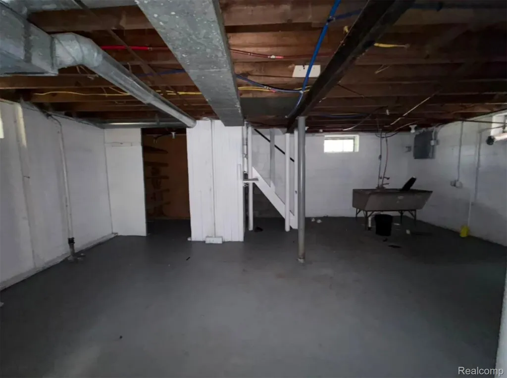 17335 Birwood Street Detroit City MI 48221