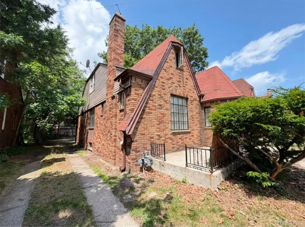 17335 Birwood Street Detroit City MI 48221